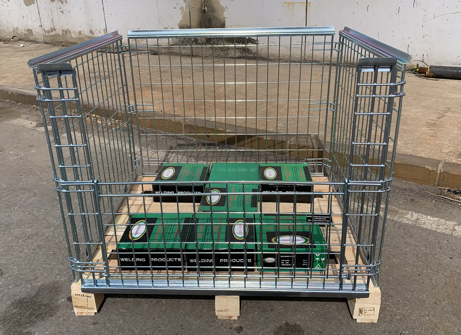 Pallet cages