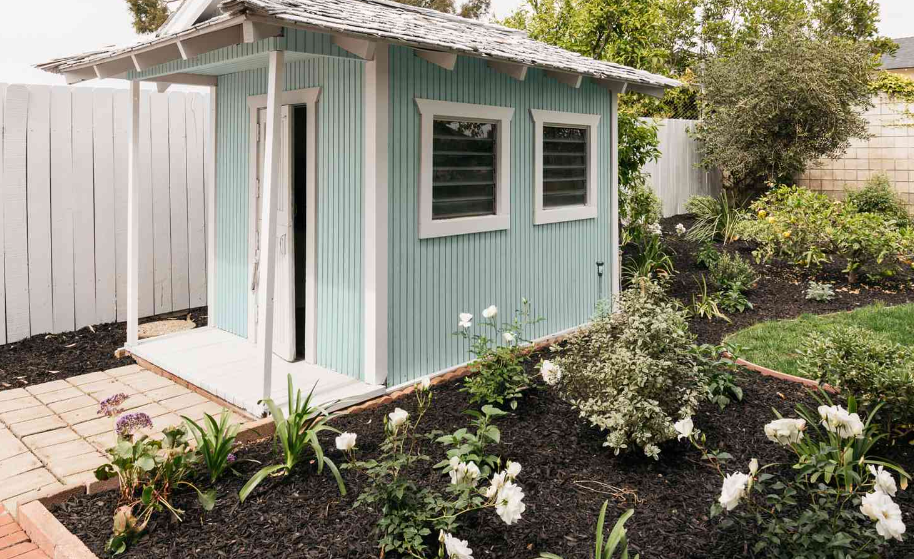 What’s the Most Recommendable Material for Making a Small Outdoor Garden Shed?