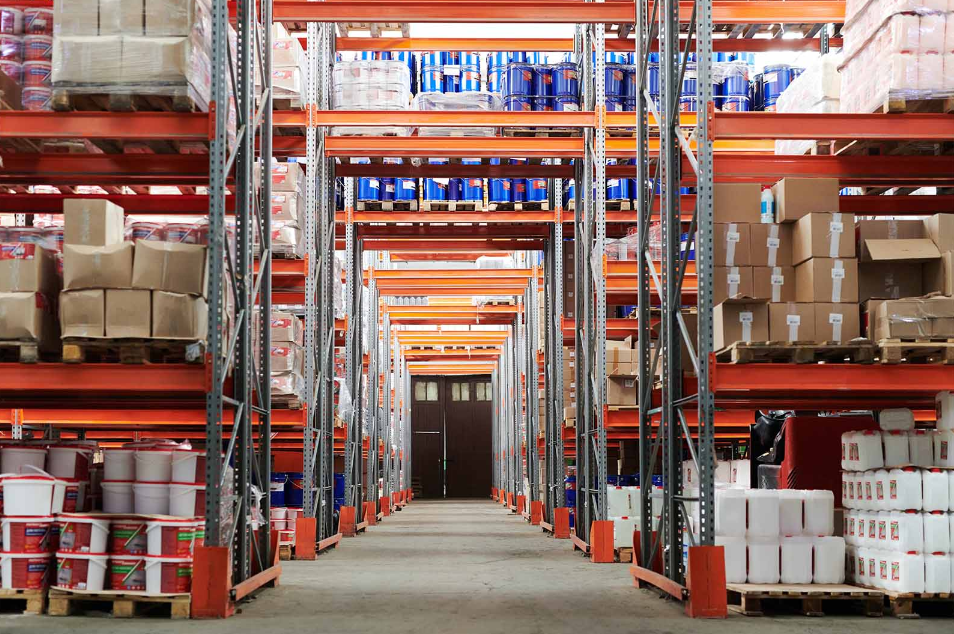 Optimizing Operations: A Guide to Essential Warehouse Equipment